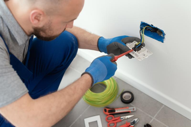 Comment choisir un électricien qualifié pour vos travaux à Bollwiller ?